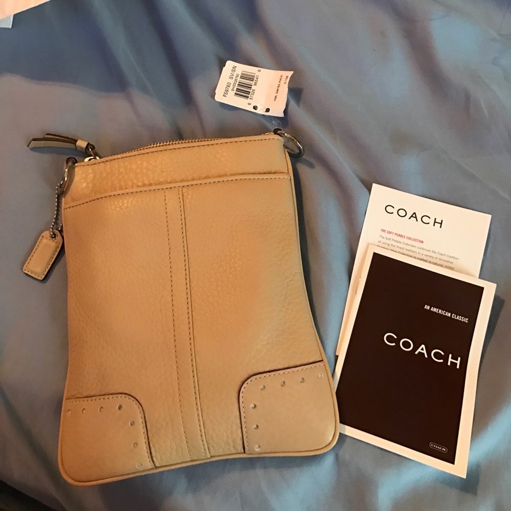 ‼️NEW with tags‼️Cross body Coach purse!