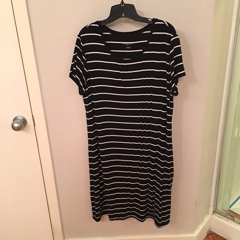 Liz Lange Maternity Dress