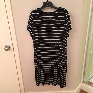 Liz Lange Maternity Dress