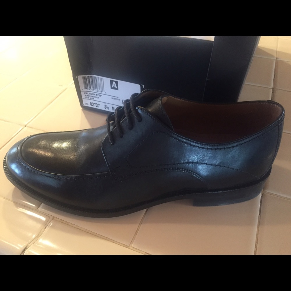 Men's black dress shoes
