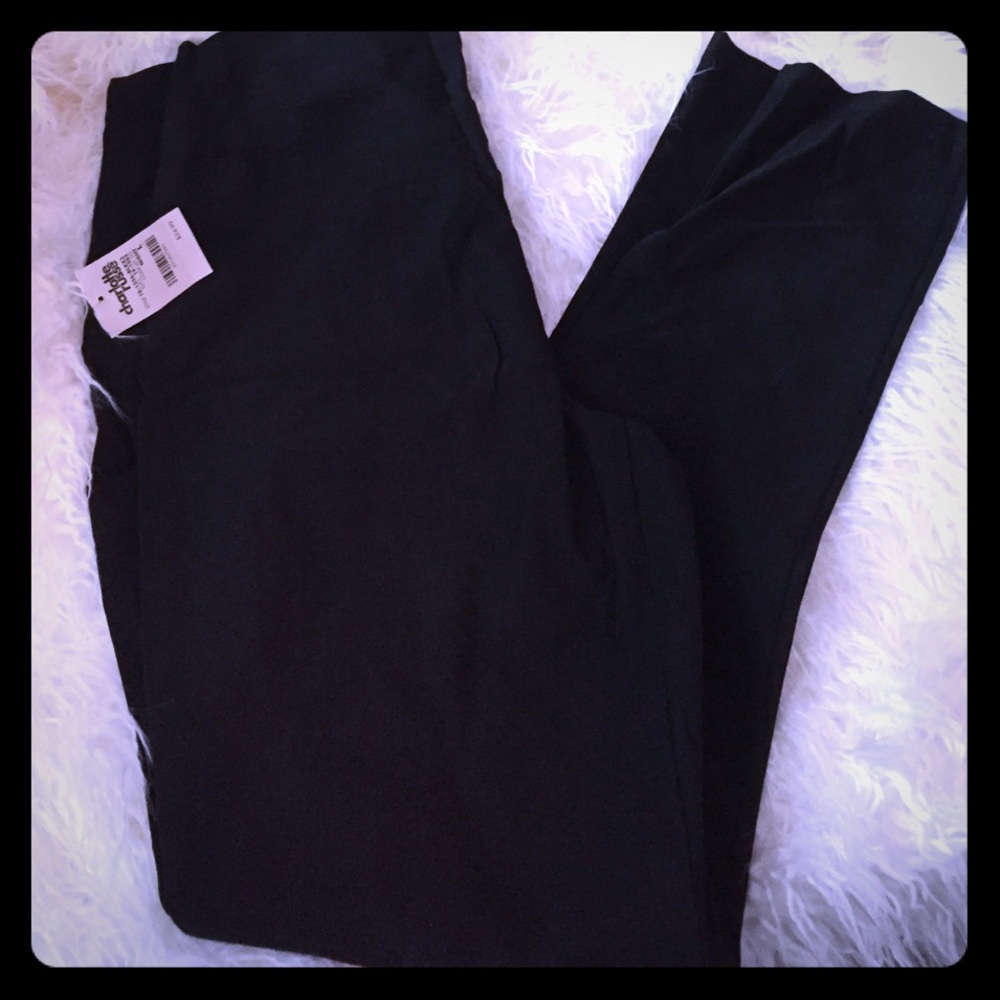 Black skinny pants