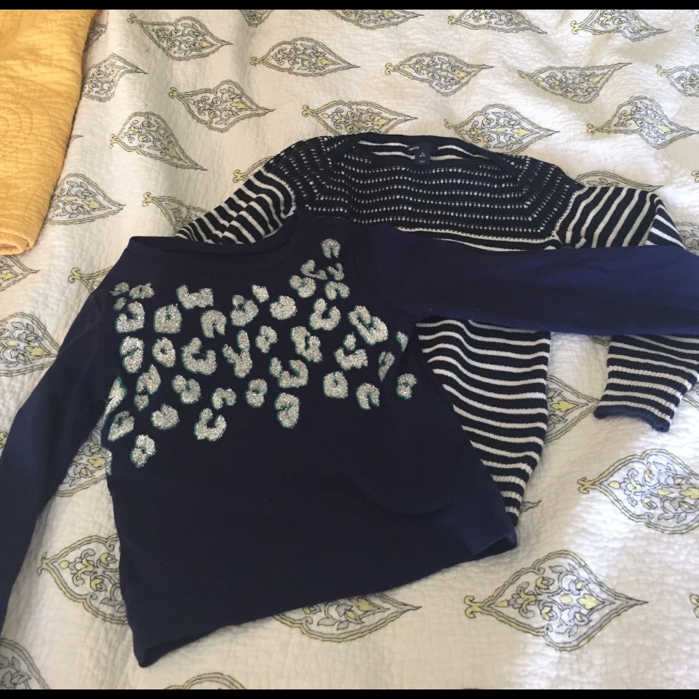 Bundle of 2 girls sweaters