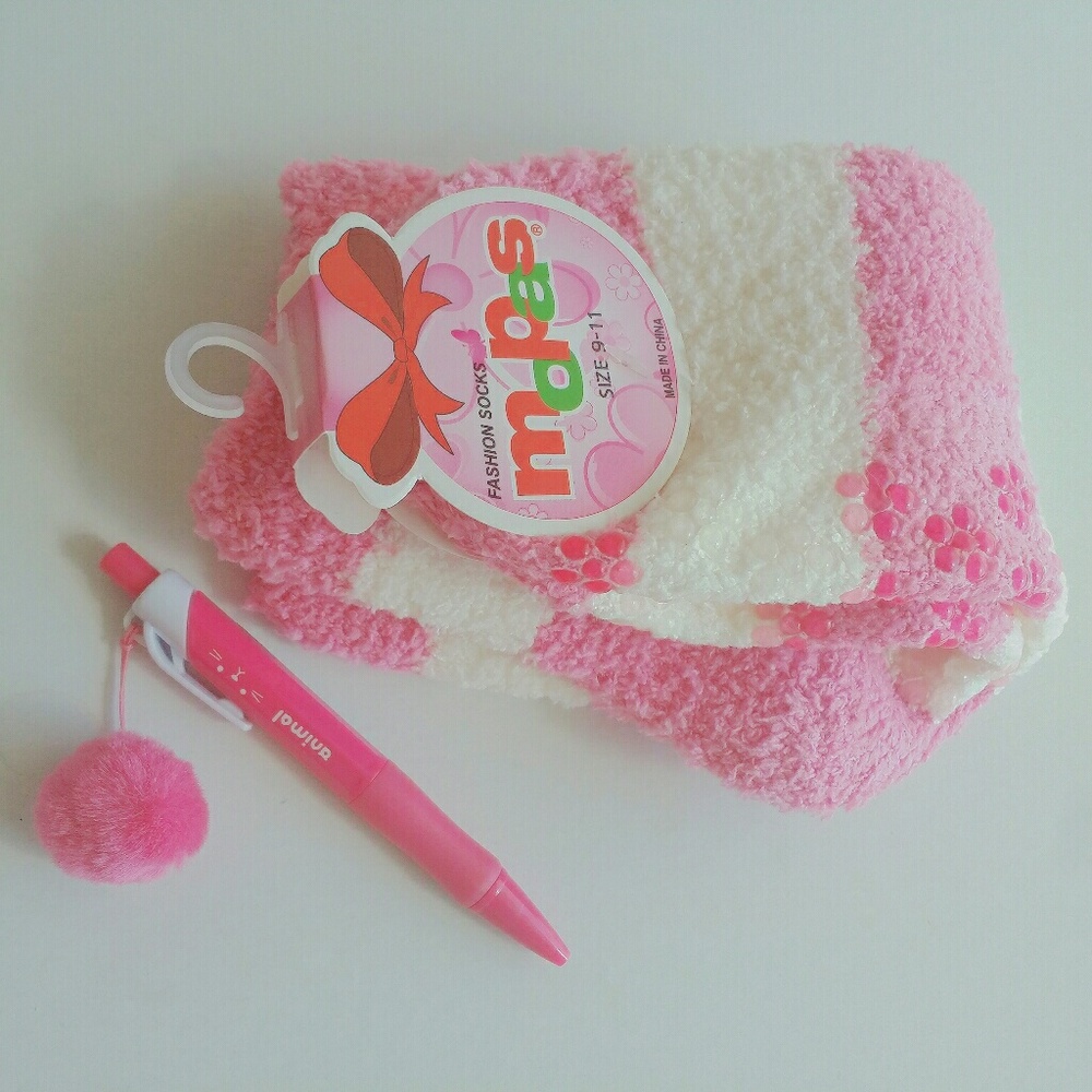 Pink socks + Pen