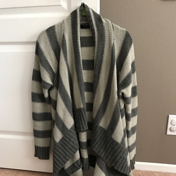 Dark and light gray cardigan - Picture 1 of 2