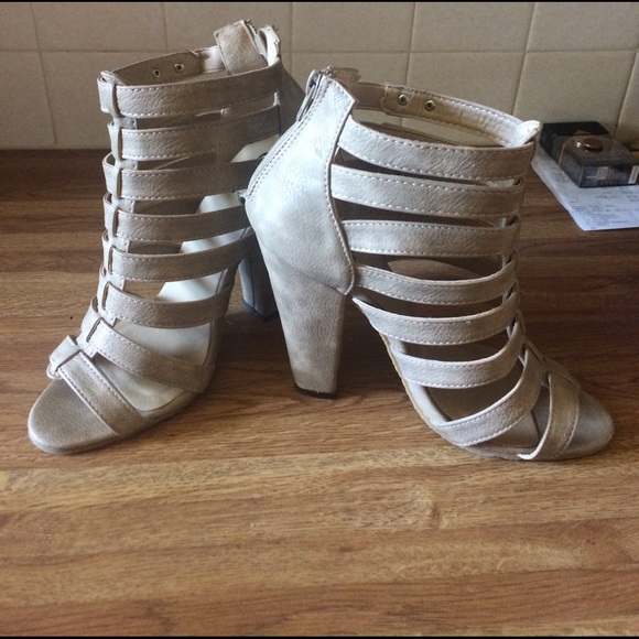 Heels - Picture 2 of 3