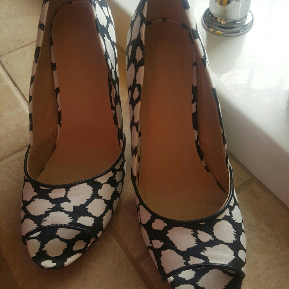 Heels - Picture 3 of 3