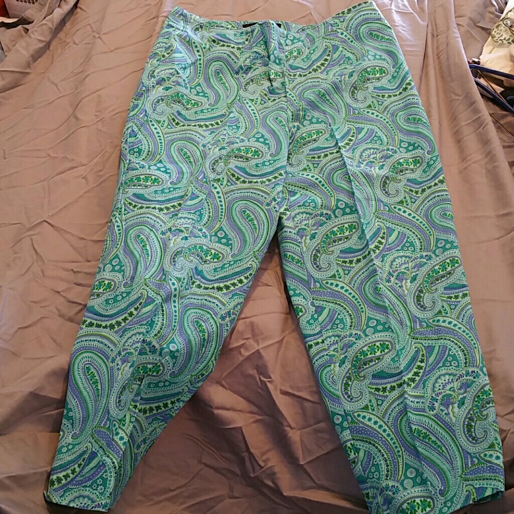 Capri pants