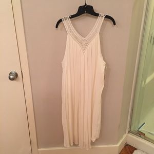 NWT Liz Lange Cream Maternity Dress