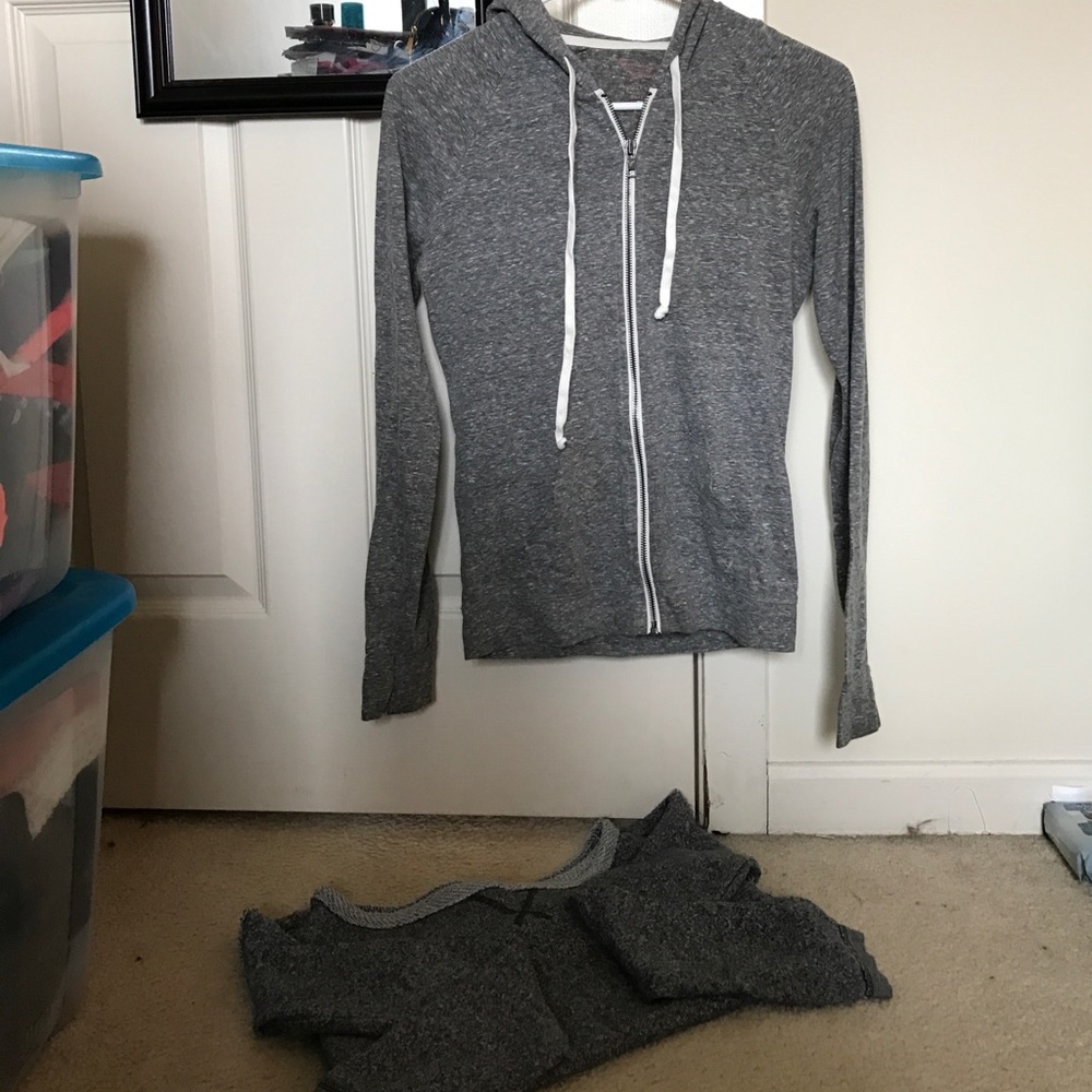 American Eagle 🦅 grey hoodies!