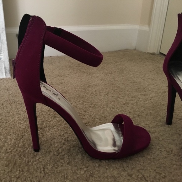 heel - Picture 2 of 2