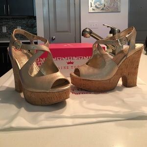 Elaine Turner Champagne and cork wedges