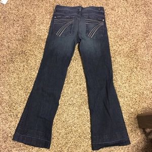 29" inseam. Size 26 seven for all mankind. No fray