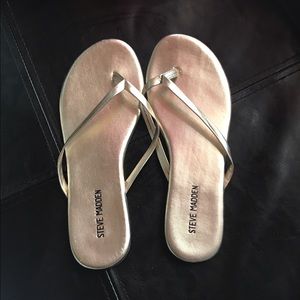 Steve Madden flip flops