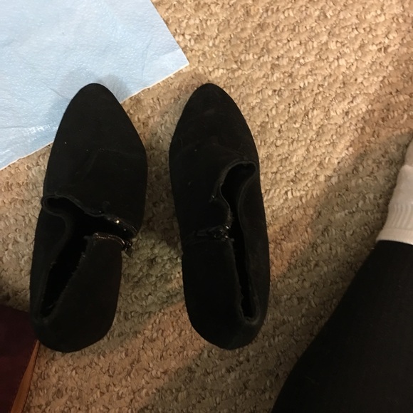 Black ankle heel booties. - Picture 2 of 2