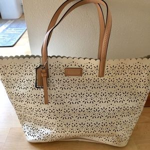 Coach perforated tote bnwt