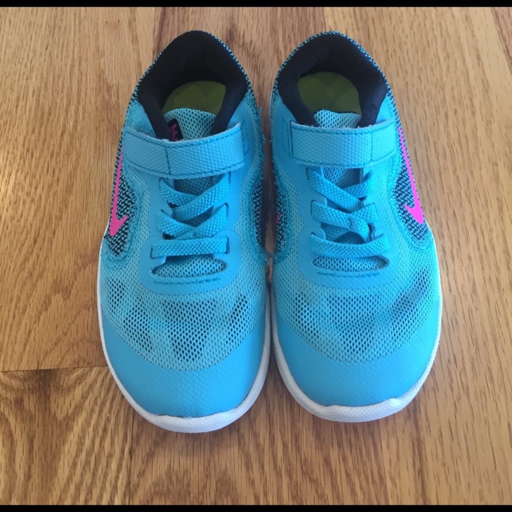 Toddler Nikes!