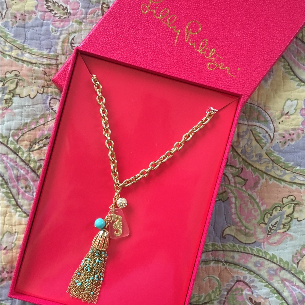 BNWOT Lilly Pulitzer seahorse necklace