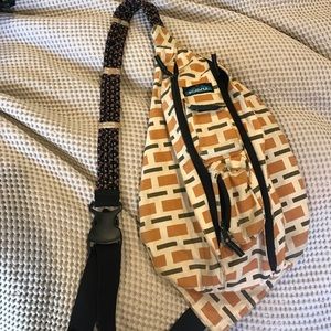 Over the shoulder kavu