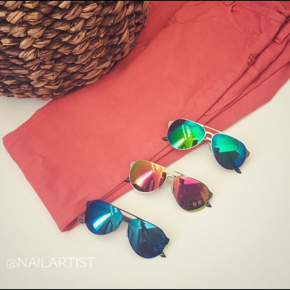 😎UNISEX AVIATOR SUNGLASSES😎