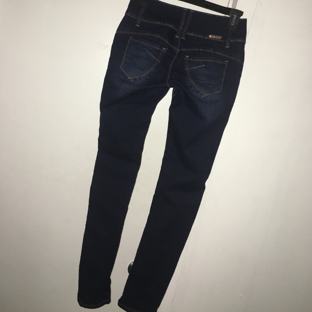 Blue jean - Picture 2 of 3