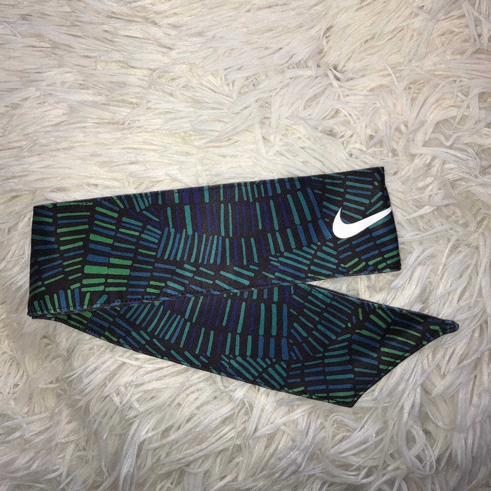 Nike tie headband