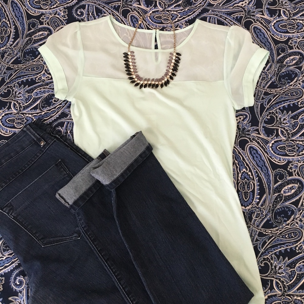 💐Mint green Express blouse - size S