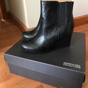 Kenneth Cole Reaction Black Wedge Booties