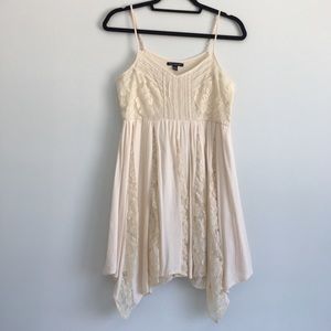 American Eagle lace dress