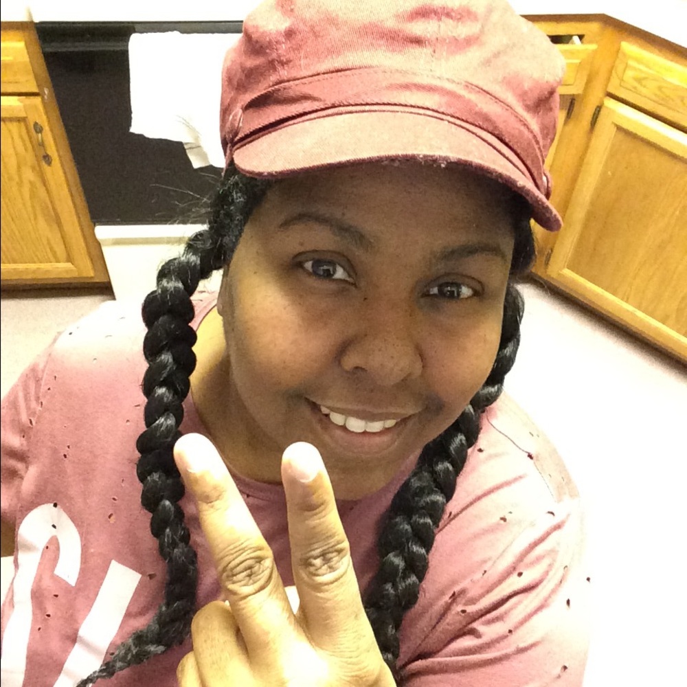 Meet your Posher, Crystal