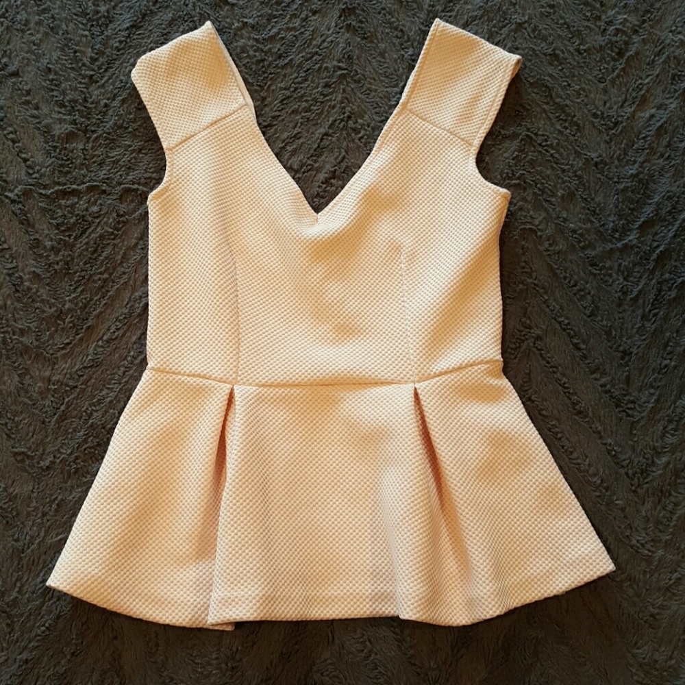 H&M pink textured pepplum top