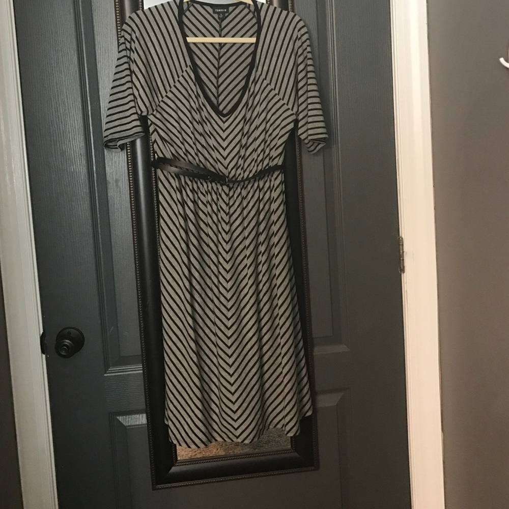 Torrid v neck black and gray striped dress