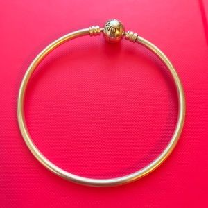 Pandora Bangle (Medium)