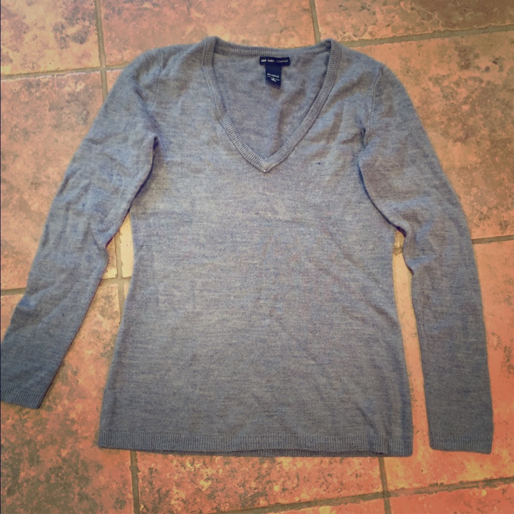 New York and Company V-neck sweater