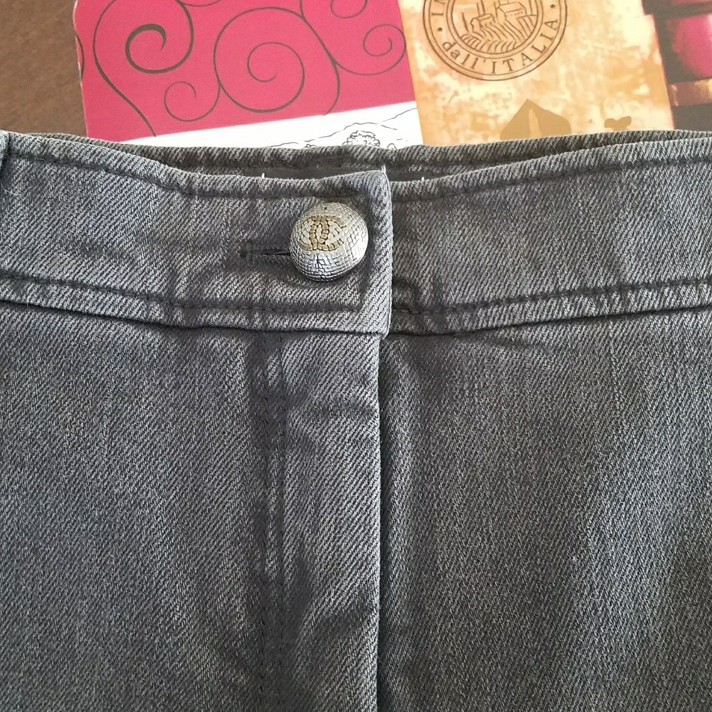 08c Chanel denin jeans nwt sz 44