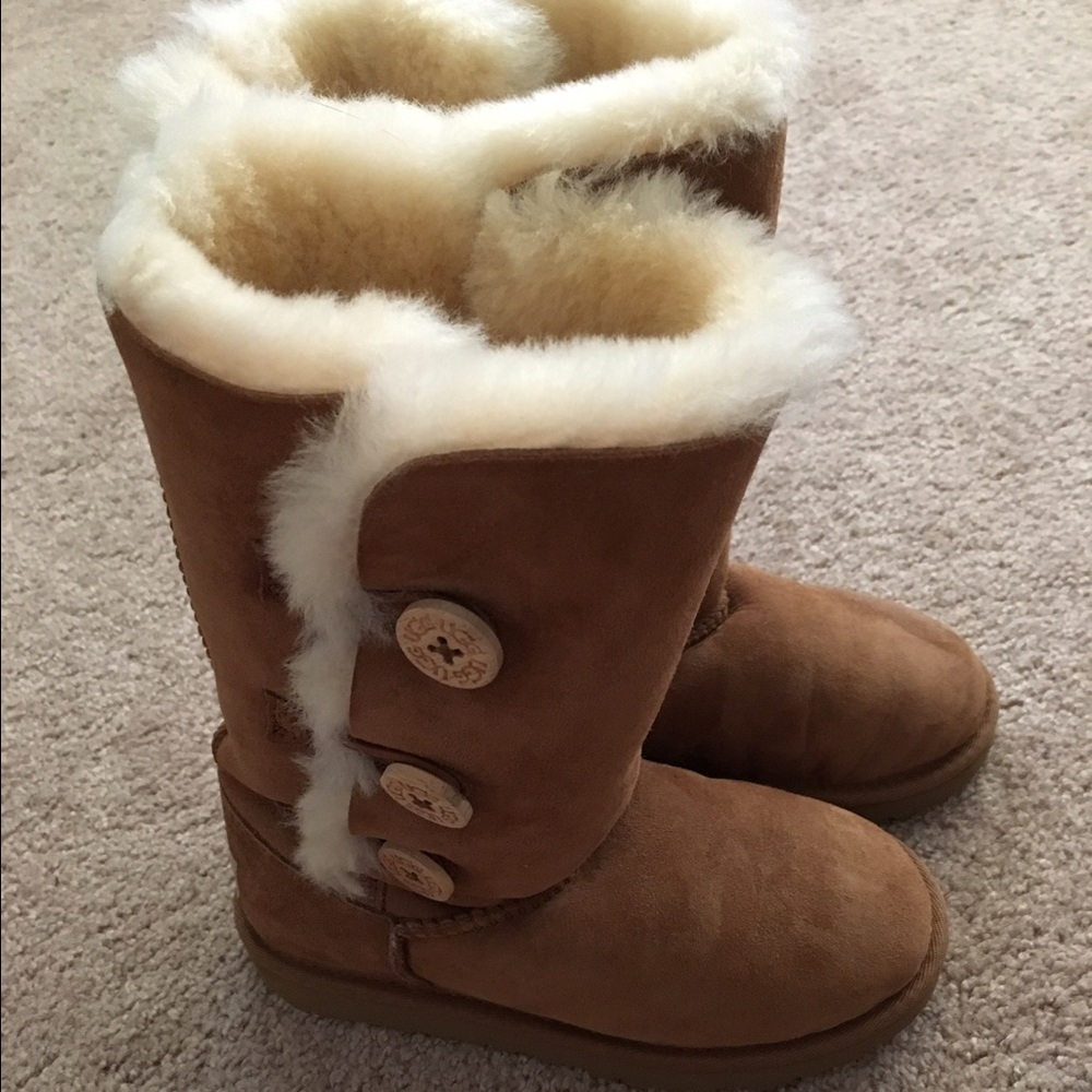 UGG Bailey Botton Boots (kids)