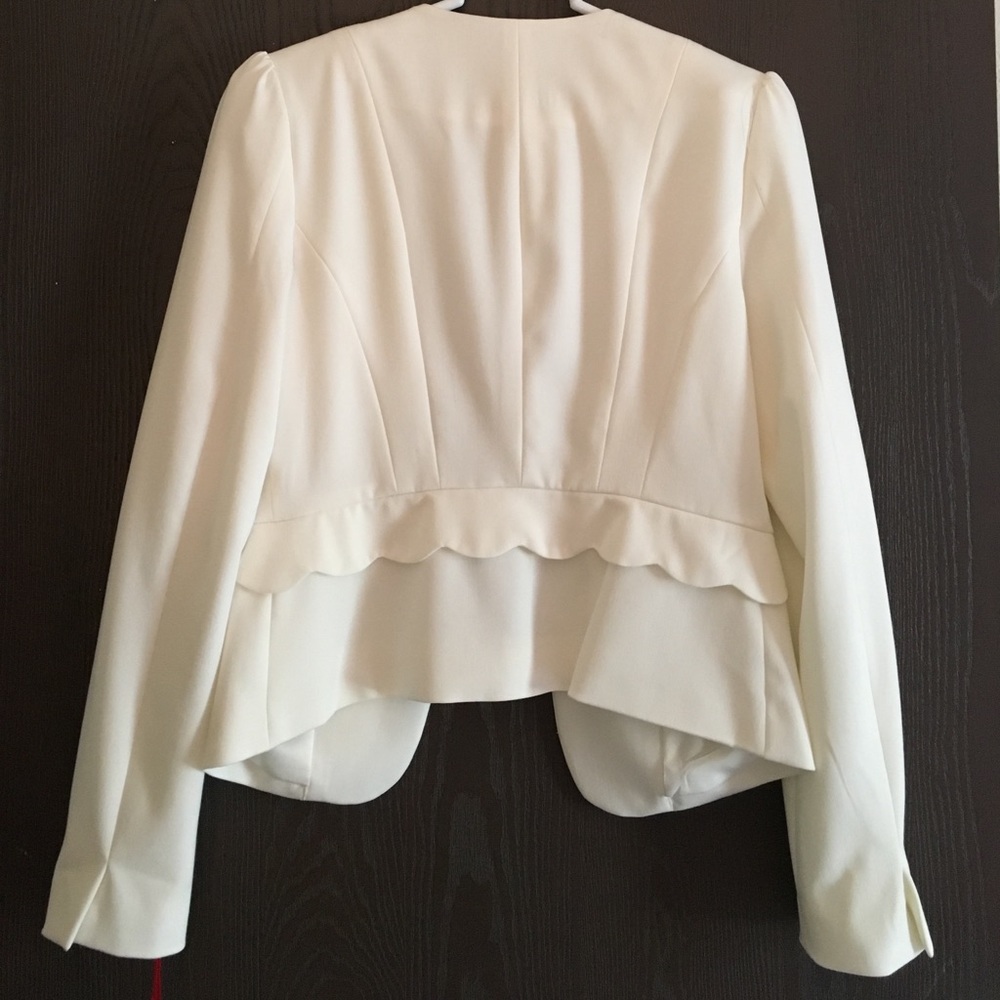 White blazer - Picture 2 of 5