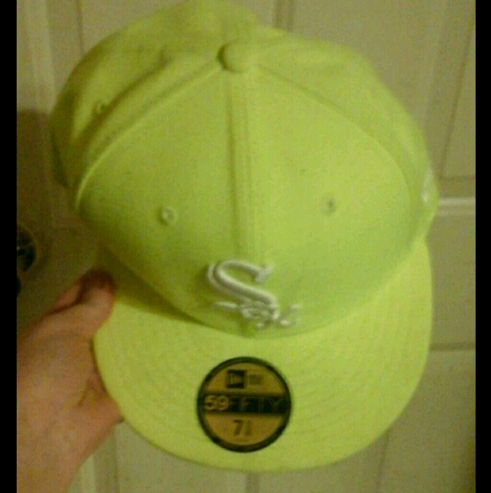 Fitted hat - Picture 2 of 3