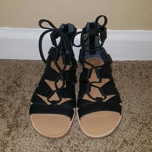 Sandals lace up