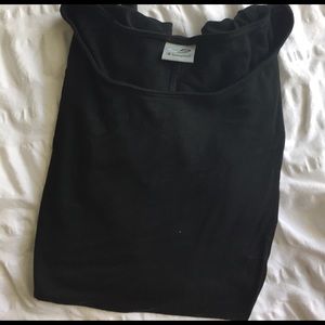 Black workout tee