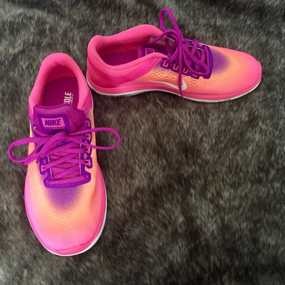 Sz9 Never Worn Nike Flex 2016 Run Sneakers