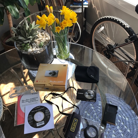 Canon PowerShot A2300 Camera - Picture 3 of 4