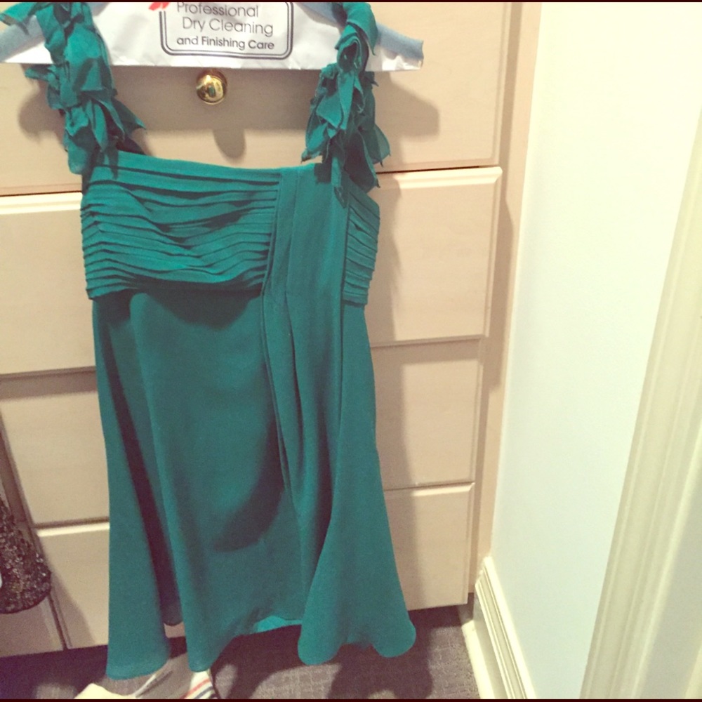 BCBG MAX AZRIA Emerald green cocktail dress