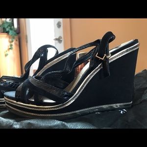 White House Black Market black and gold wedges