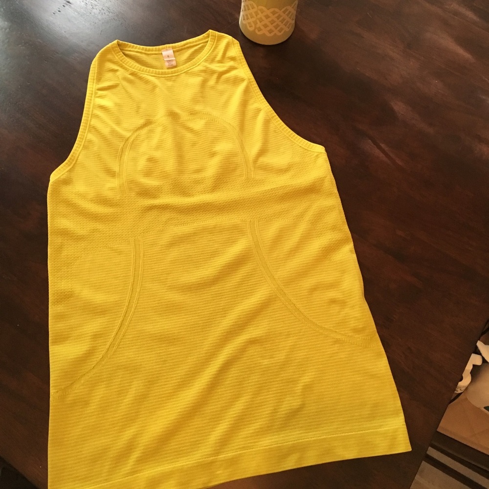 Lululemon Tank size 6