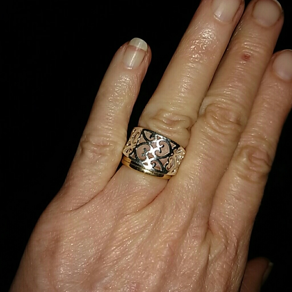🎁GIFTED TO SUSAN🎁ARTISAN STERLING SILVER RING🌼 - Picture 1 of 3