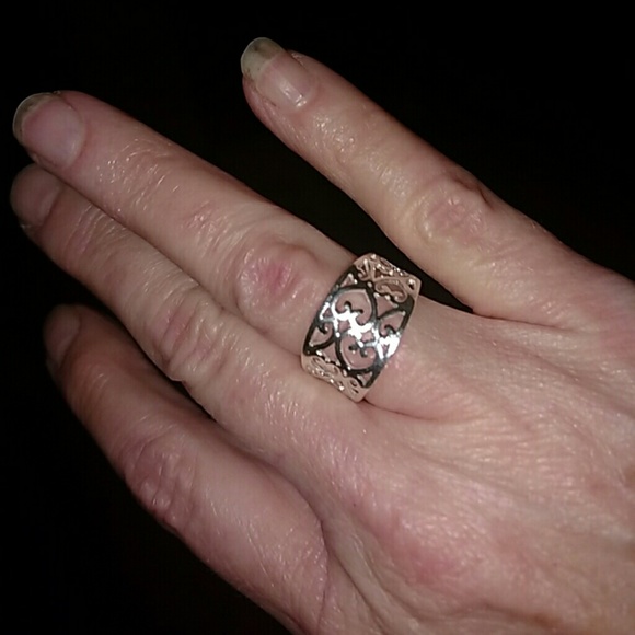 🎁GIFTED TO SUSAN🎁ARTISAN STERLING SILVER RING🌼 - Picture 3 of 3