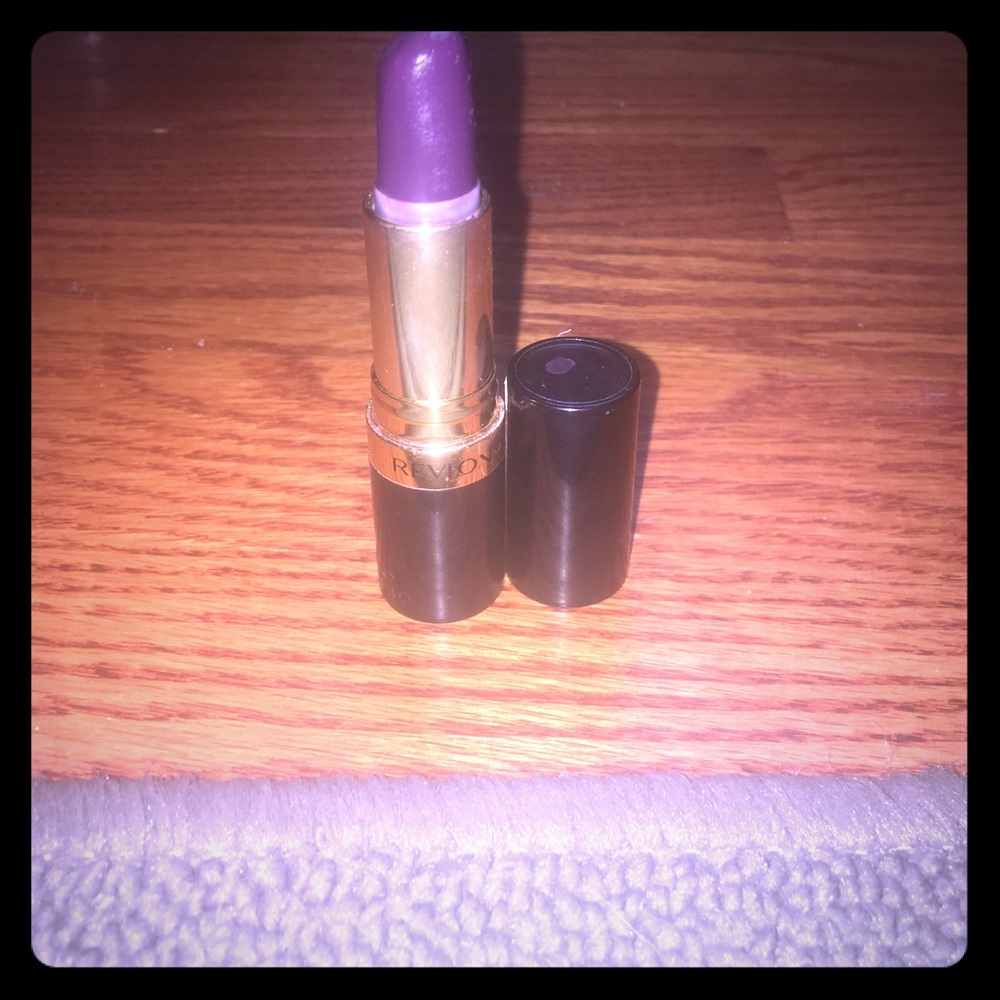 REVLON💜Va Va Violet Creme Lipstick