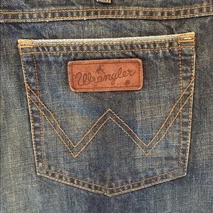 Wrangler RETRO Jeans- 36 x 32.  Like New!