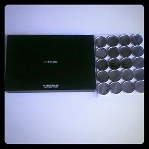 MAC Z Palette & eye shadow holders