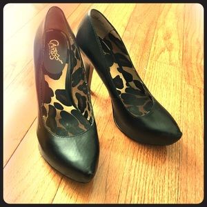Carlos Santana Pumps